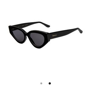 Illesteva Marylou Sunglasses with case